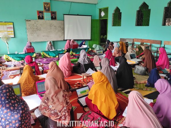 Rapat Kenaikan Kelas dan Kelulusan Santri Kelas Akhir MTs Al-Ittifaqiah