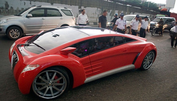 Otomotif dan Akhlak: Bagaimana Madrasah Tsanawiyah Ittifaqiah Menyiapkan Santri Menghadapi Era Kendaraan Listrik